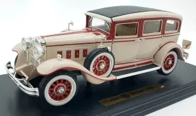 Anson 1/18 Scale Diecast 30396 - 1931 Peerless - White/Red