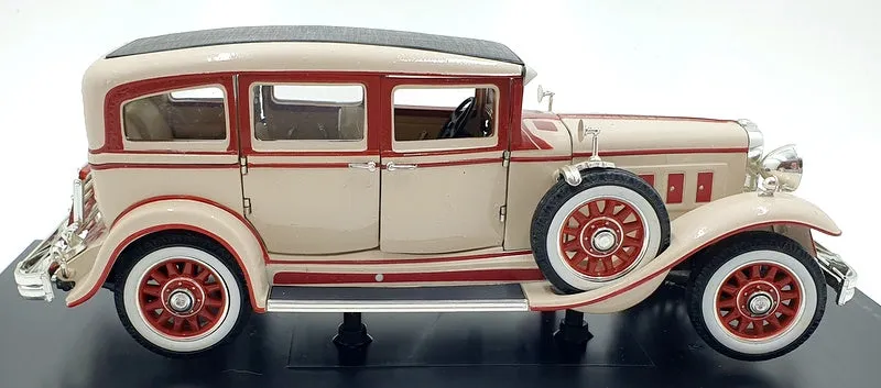 Anson 1/18 Scale Diecast 30396 - 1931 Peerless - White/Red