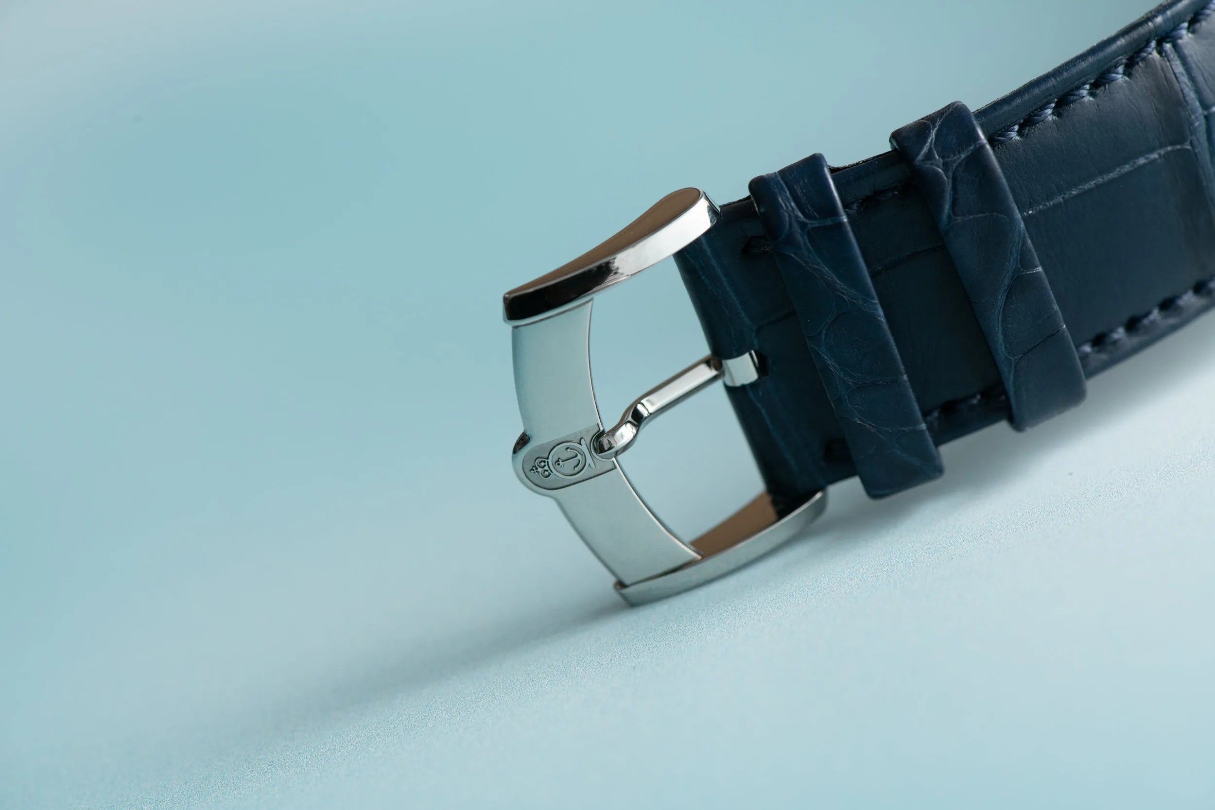 Arnold & Son Globetrotter Steel