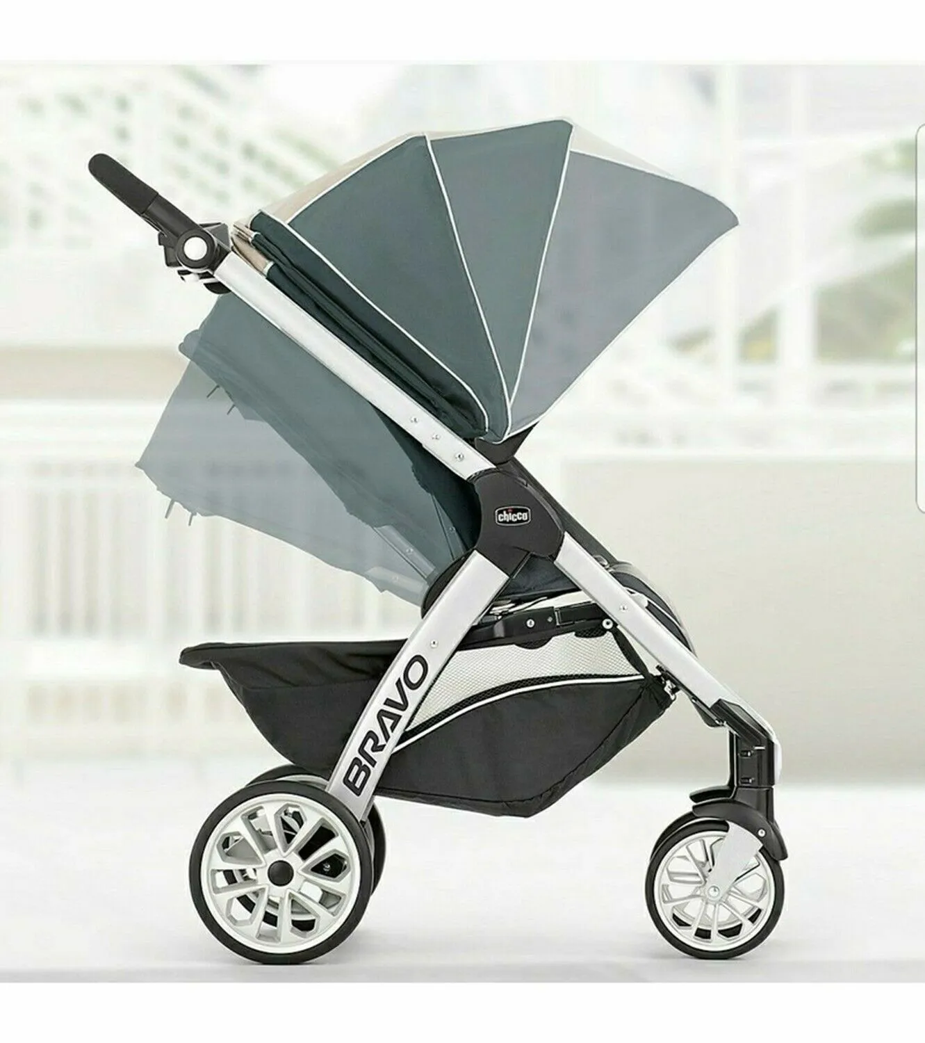 Chicco Bravo Trio with Car Seat Travel System Set