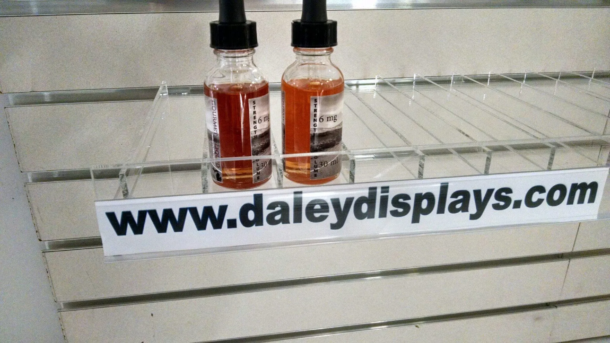 Colored Slatwall Shelves for E-Liquid/Lotions/Oils