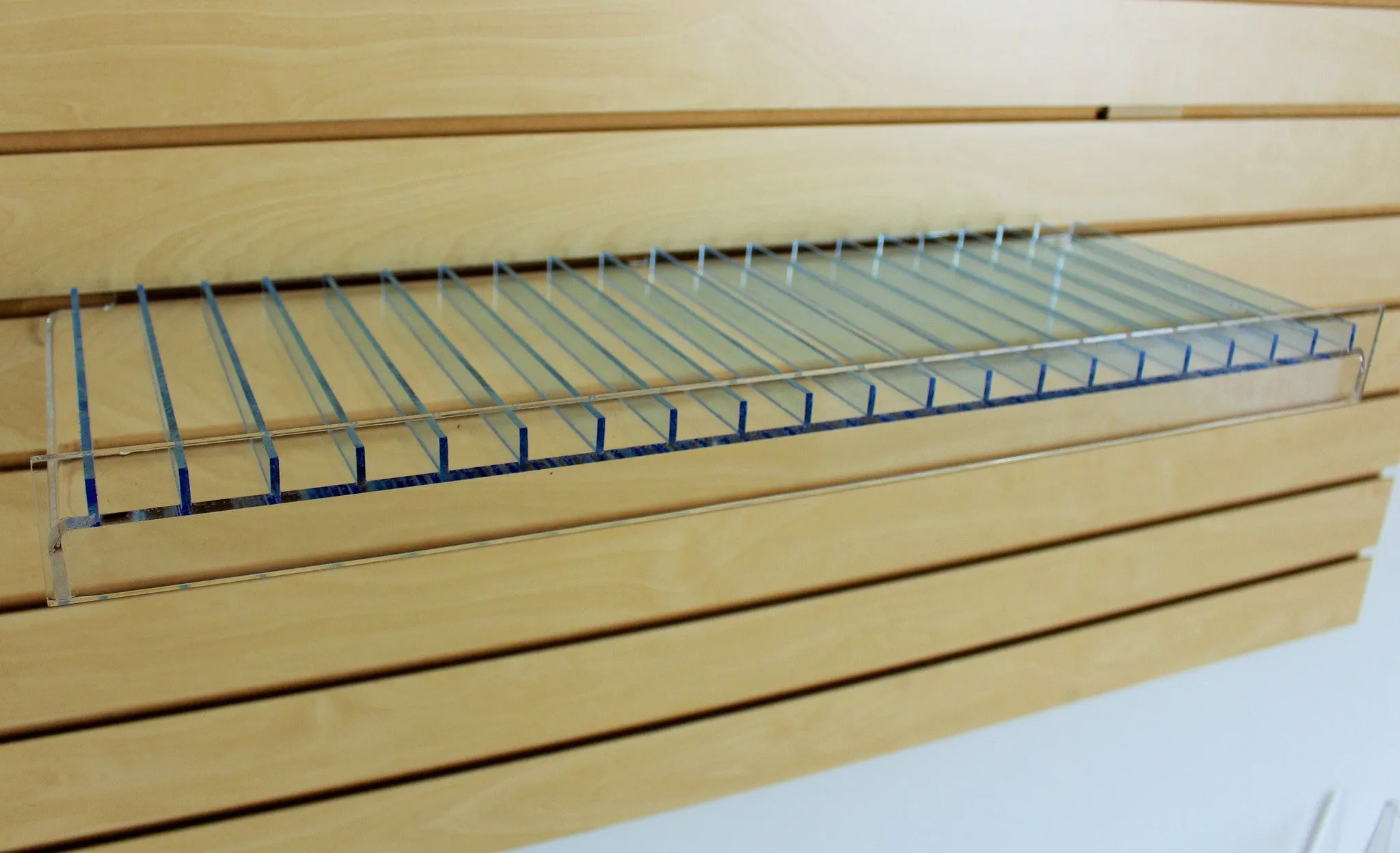 Colored Slatwall Shelves for E-Liquid/Lotions/Oils