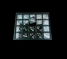 Display 27.8cm x 23cm