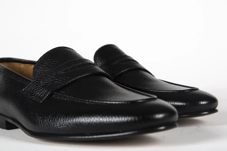 Human Scales Penny Grained Black