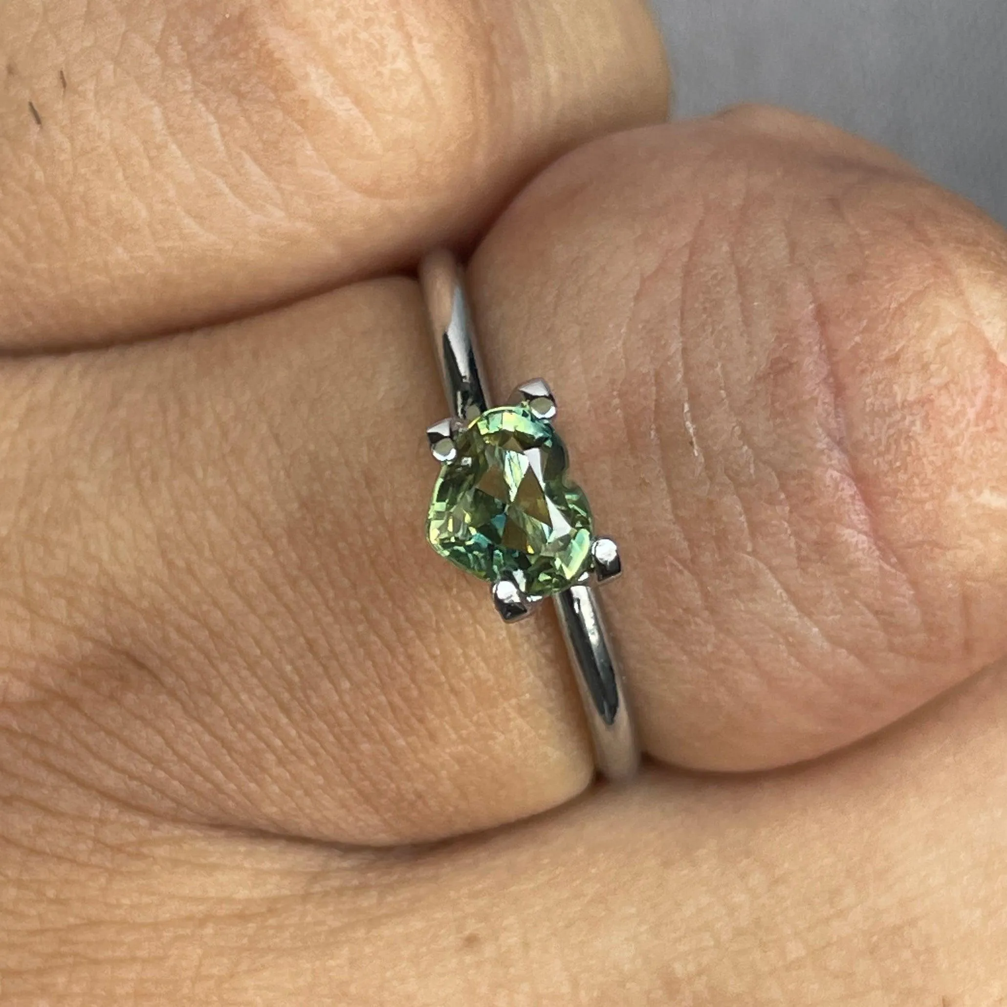 natural blue green sapphire 1.00 CT