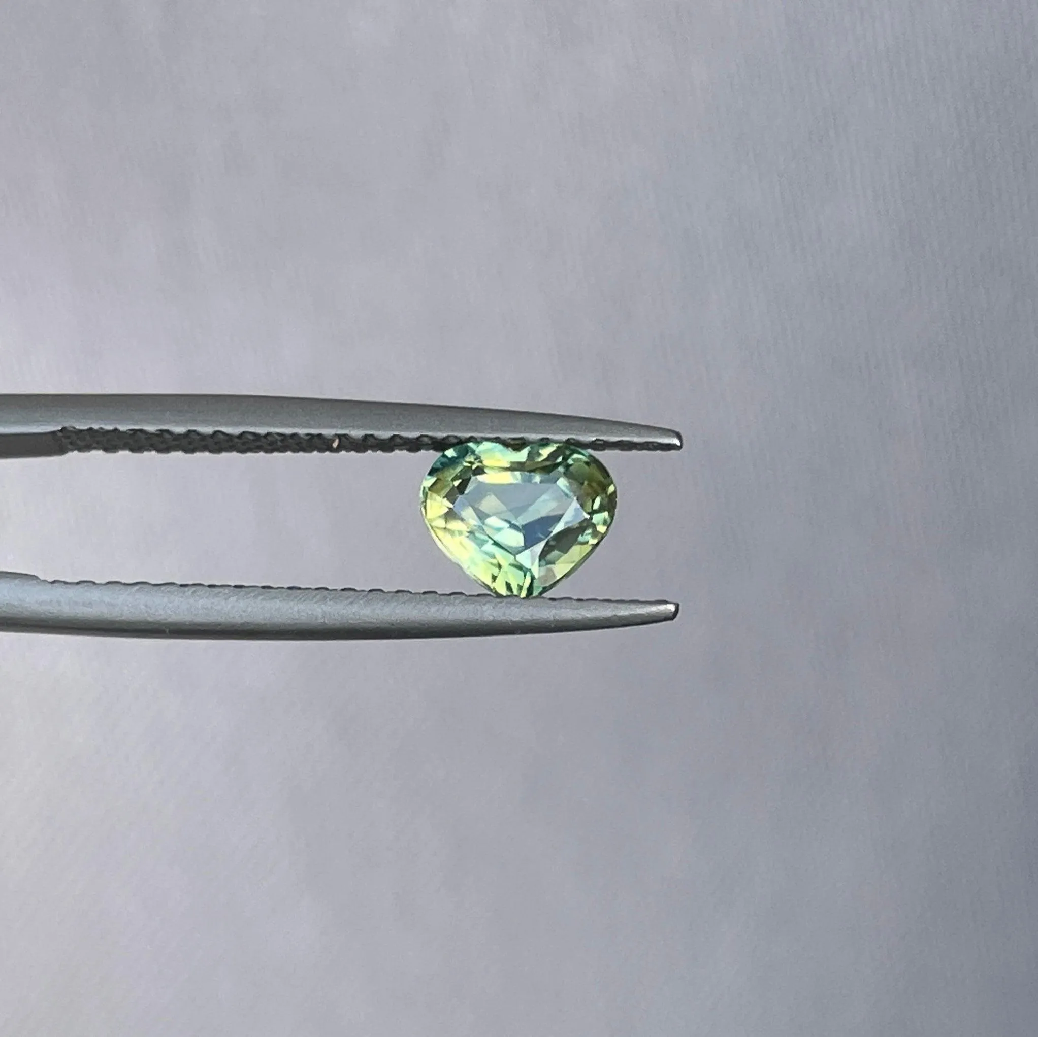 natural blue green sapphire 1.00 CT