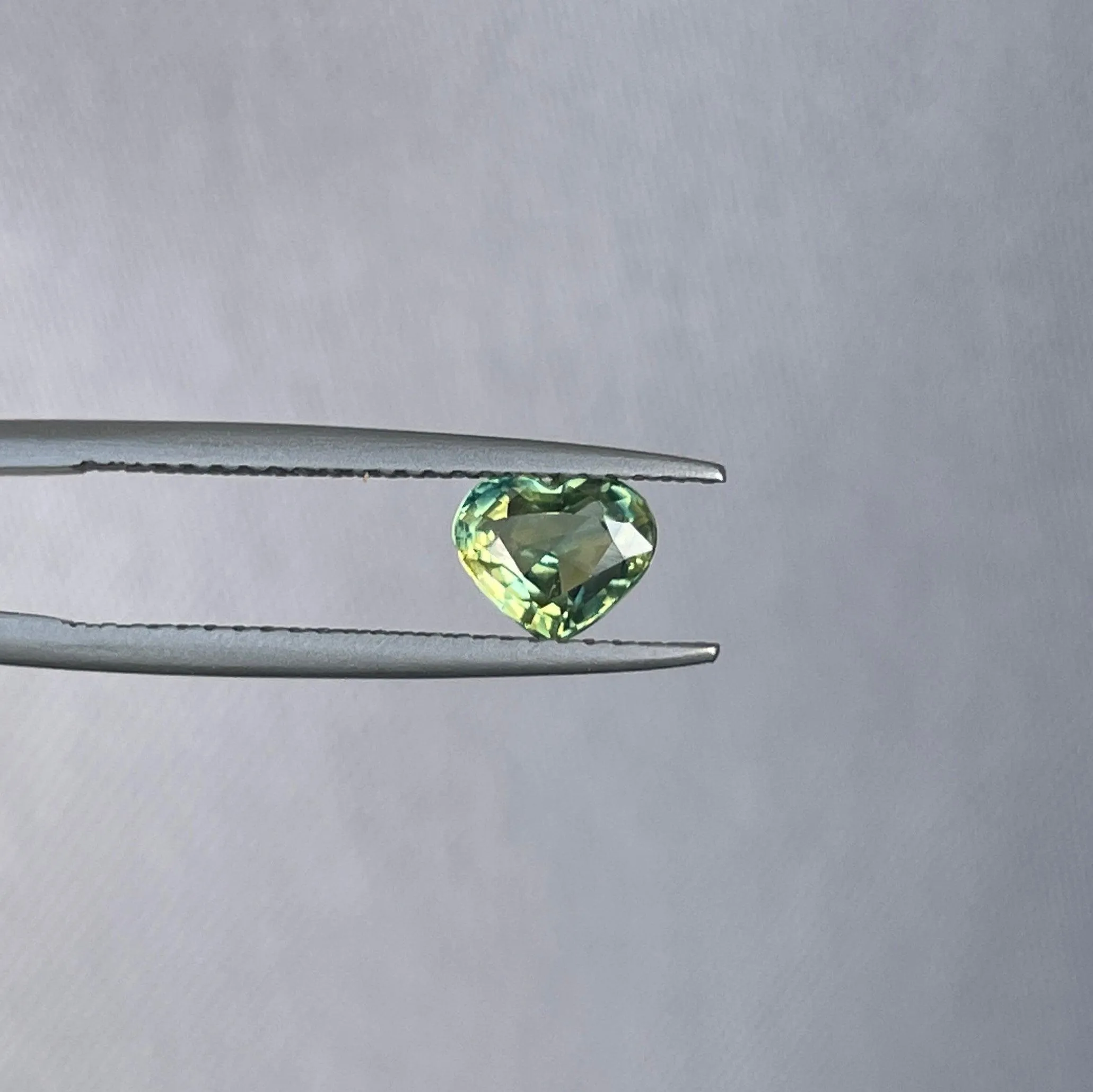 natural blue green sapphire 1.00 CT