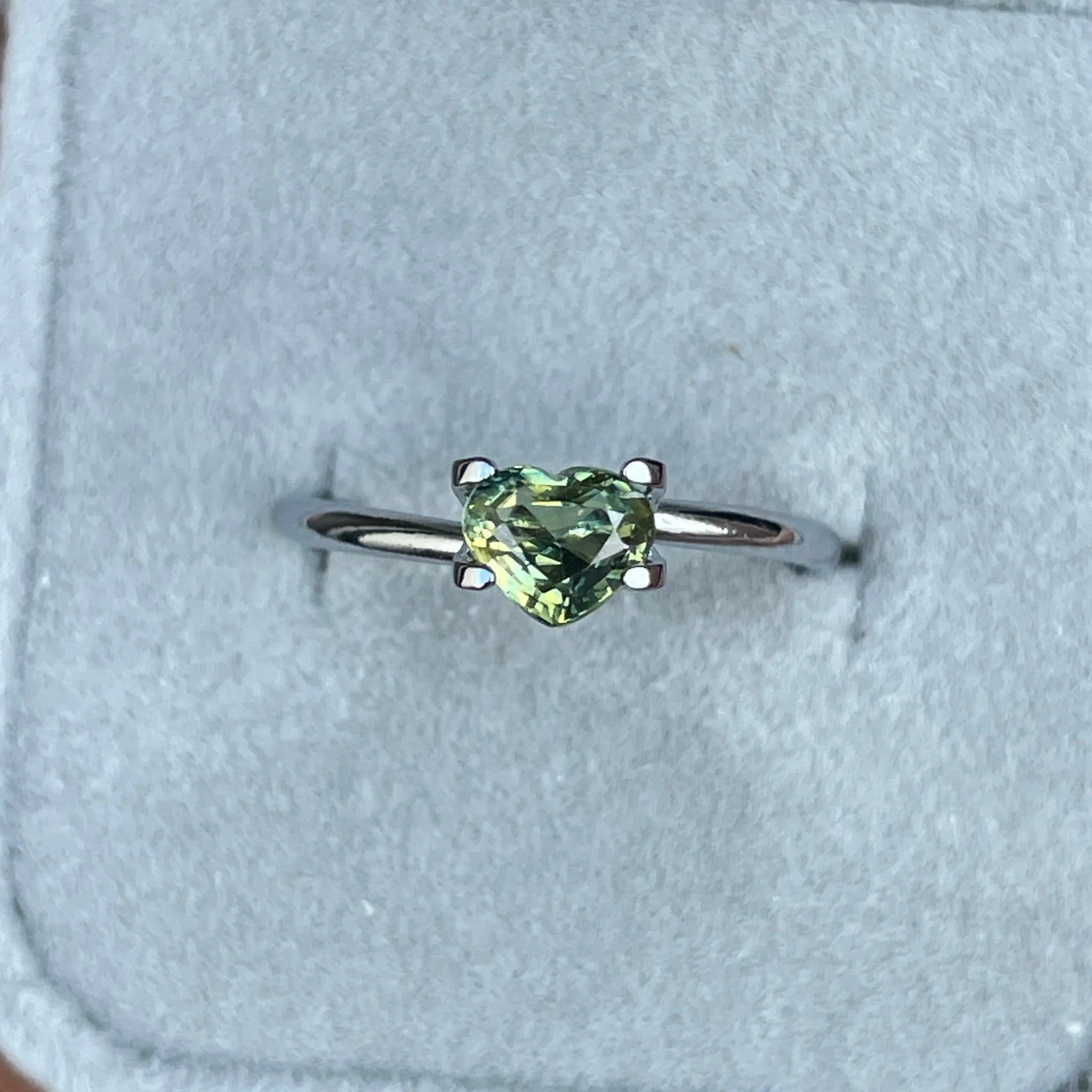 natural blue green sapphire 1.00 CT