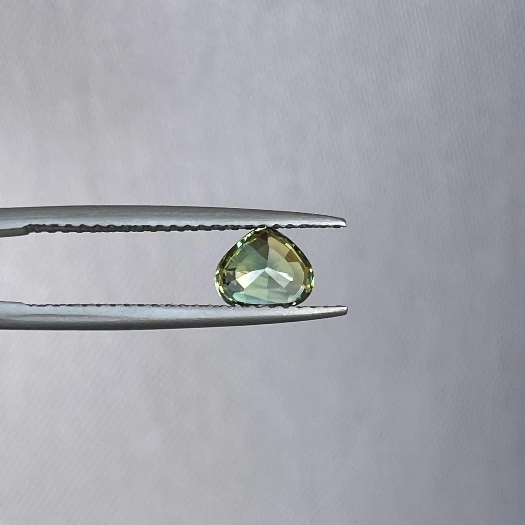 natural blue green sapphire 1.00 CT