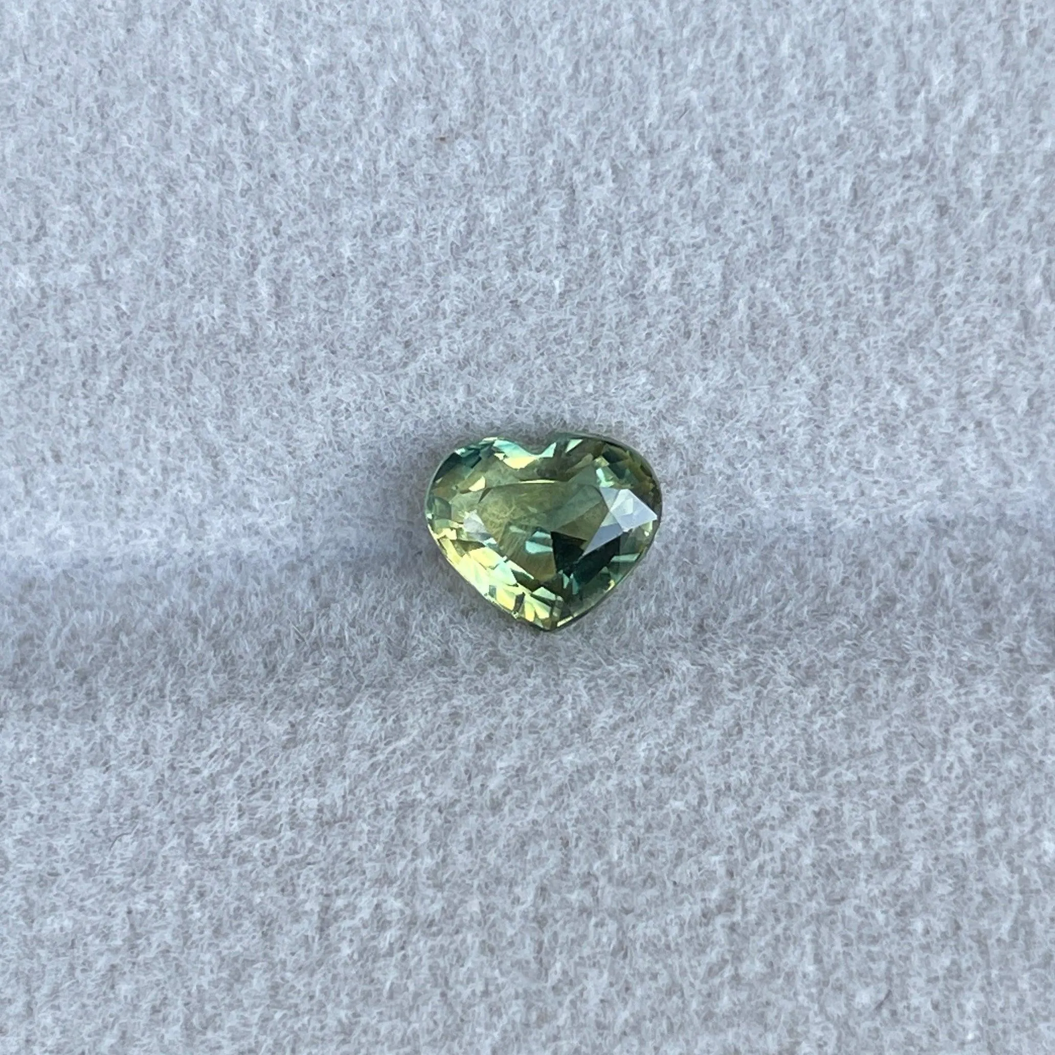 natural blue green sapphire 1.00 CT