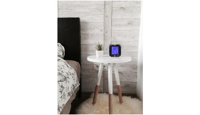 Polaroid Digital Clock with Indoor Temperature - Ships Same/Next Day!