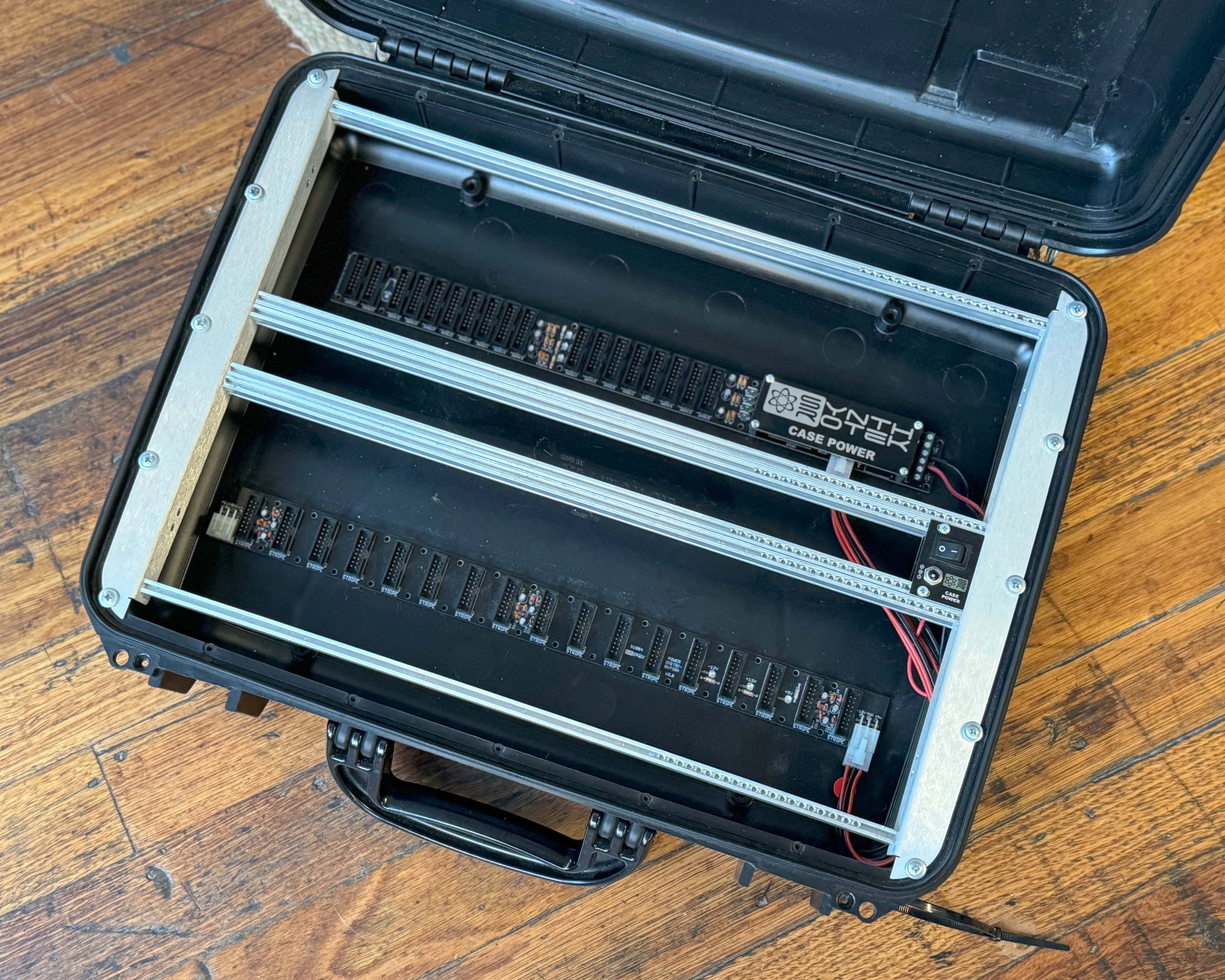 SynthRotek Powered 6U   1U 84HP Eurorack Case