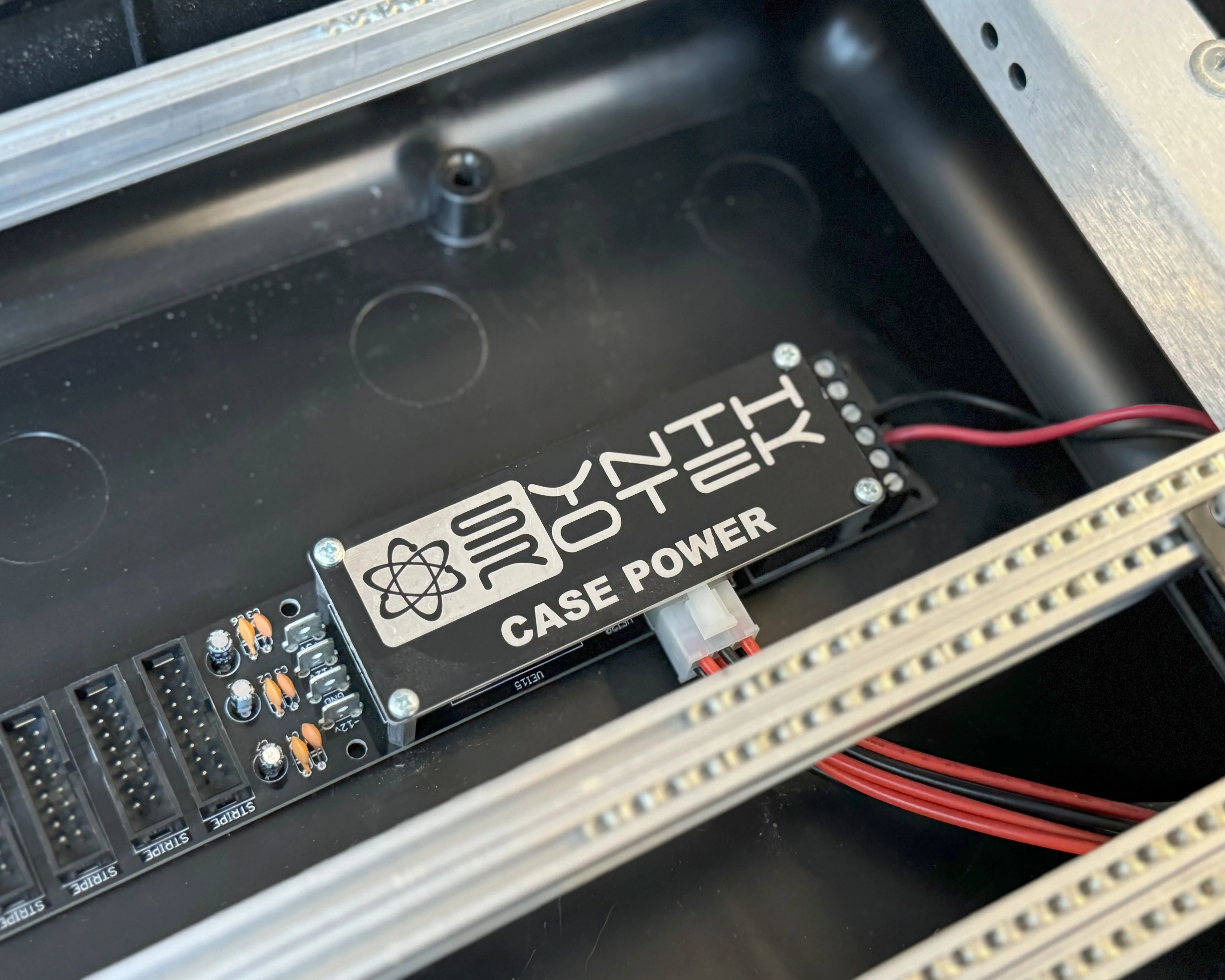 SynthRotek Powered 6U   1U 84HP Eurorack Case