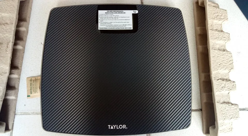 Taylor Weight Tracking Body Scale (Glass digital) - BLACK