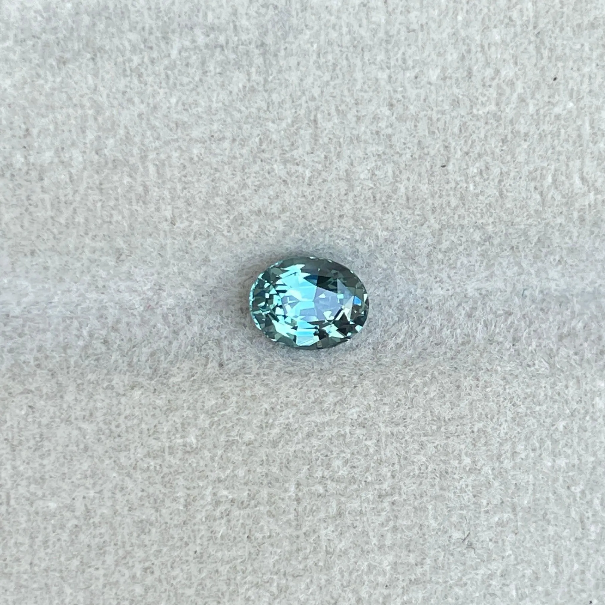 Teal sapphire stone, Caribbean green teal sapphire 0.97 crt.