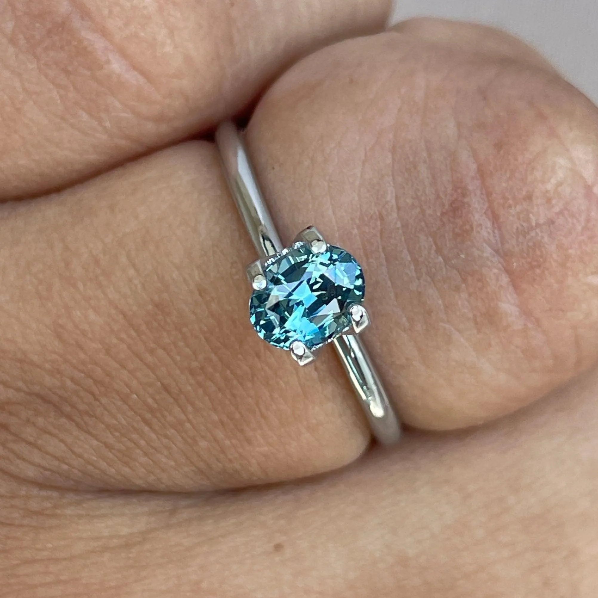 Teal sapphire stone, Caribbean green teal sapphire 0.97 crt.