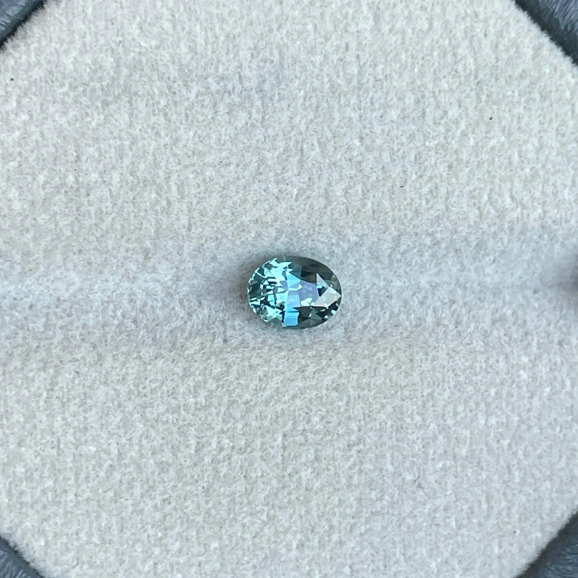 Teal sapphire stone, Caribbean green teal sapphire 0.97 crt.