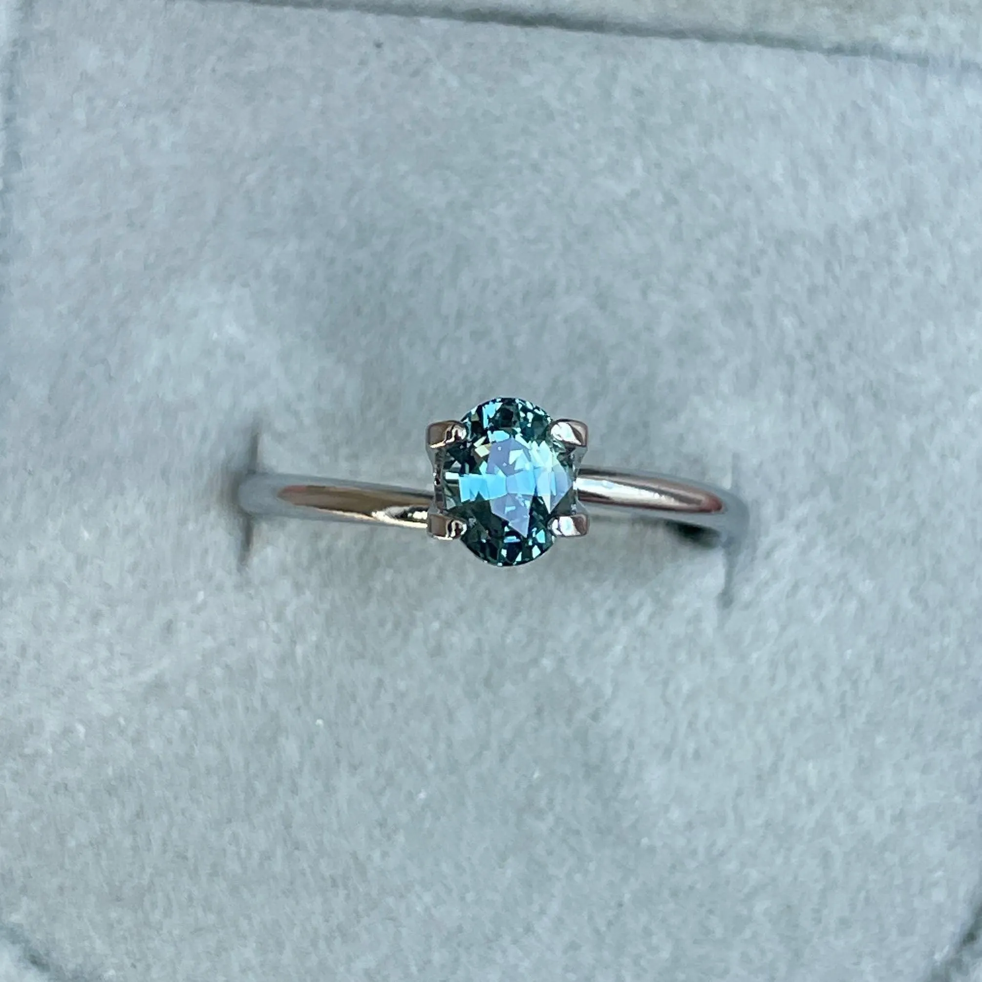 Teal sapphire stone, Caribbean green teal sapphire 0.97 crt.