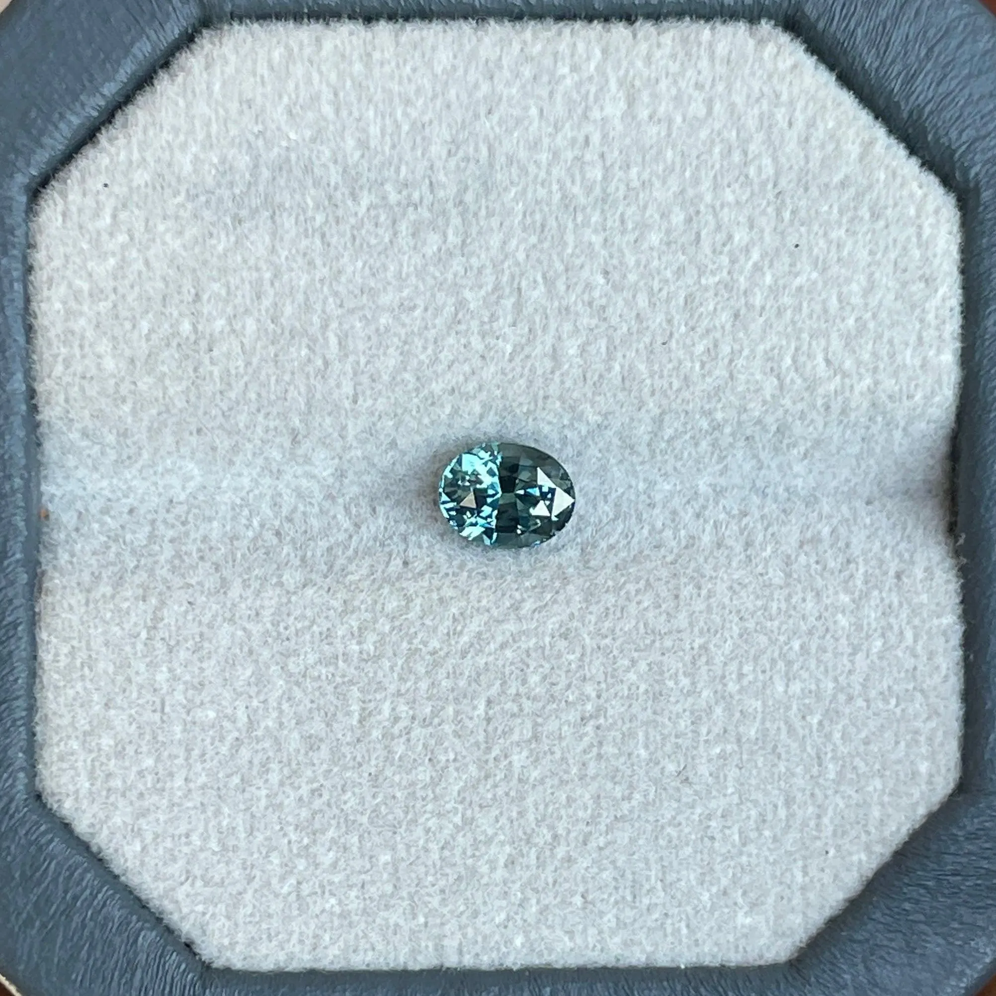 Teal sapphire stone, Caribbean green teal sapphire 0.97 crt.
