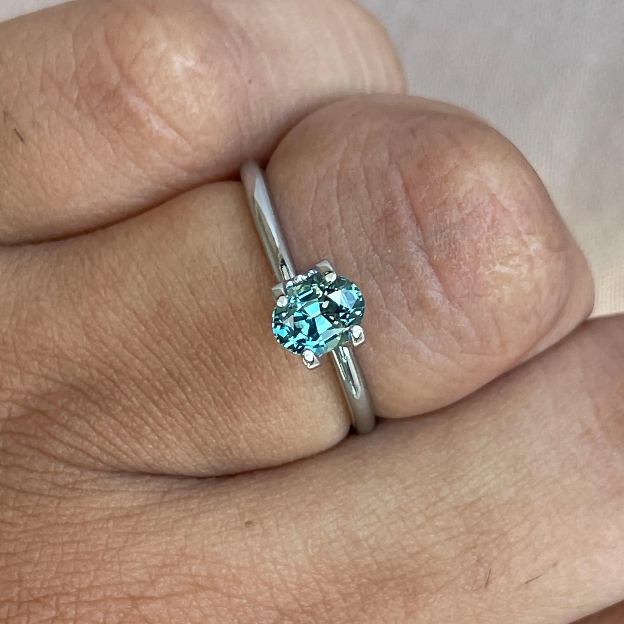 Teal sapphire stone Oval cut, lagoon green sapphire 0.98 crt teal sapphire. Clean Sapphire, Loose Stone