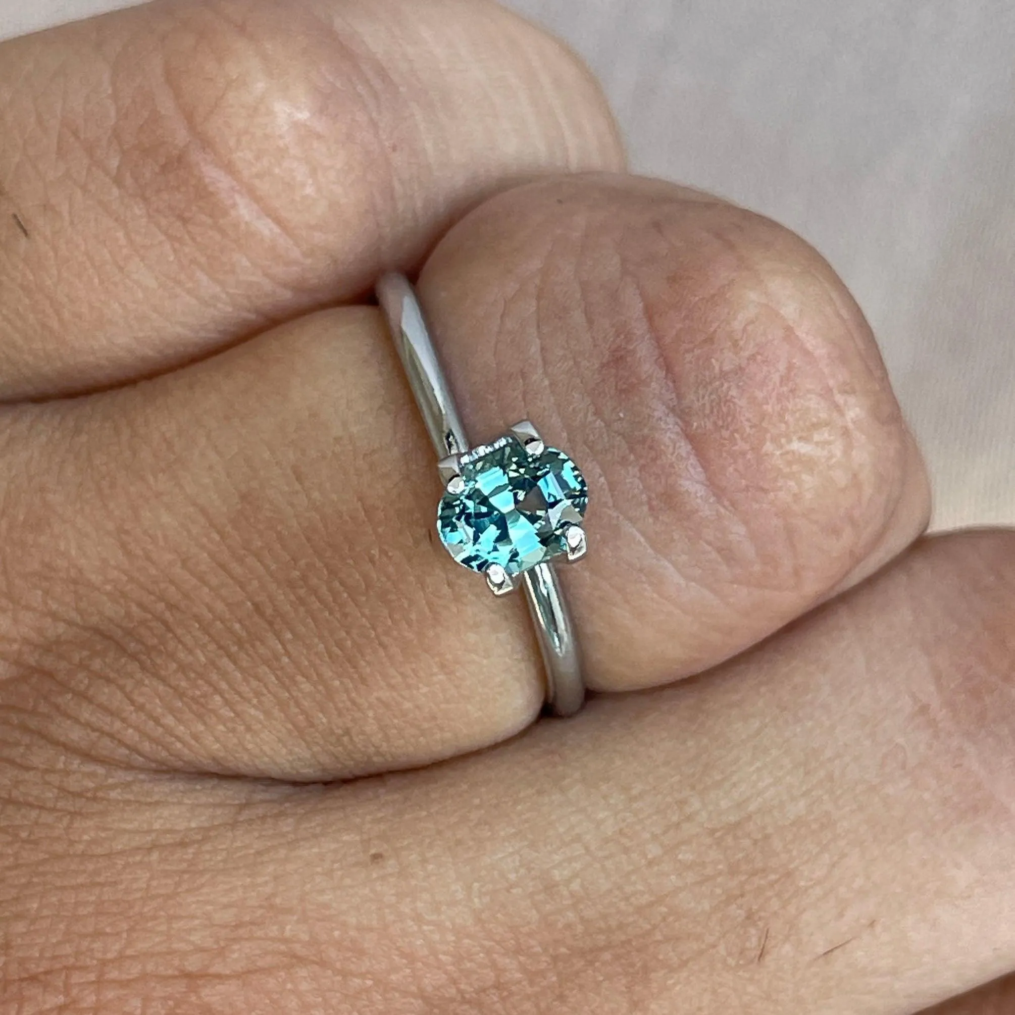 Teal sapphire stone Oval cut, lagoon green sapphire 0.98 crt teal sapphire. Clean Sapphire, Loose Stone