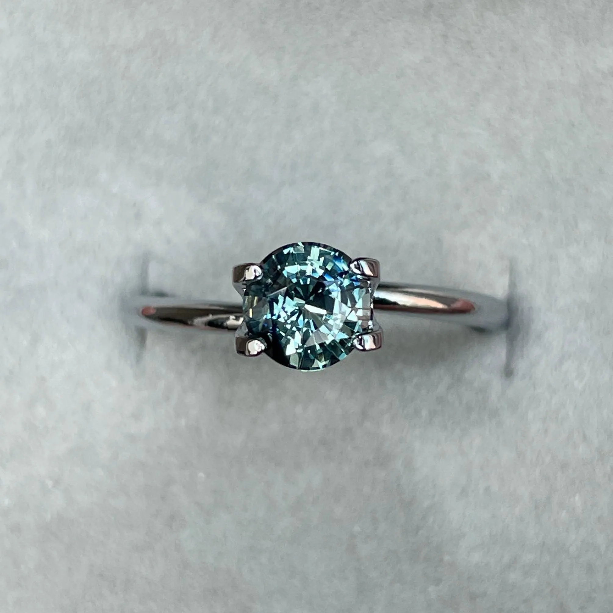 Teal sapphire stone, Seattle teal sapphire 1.02 crt.