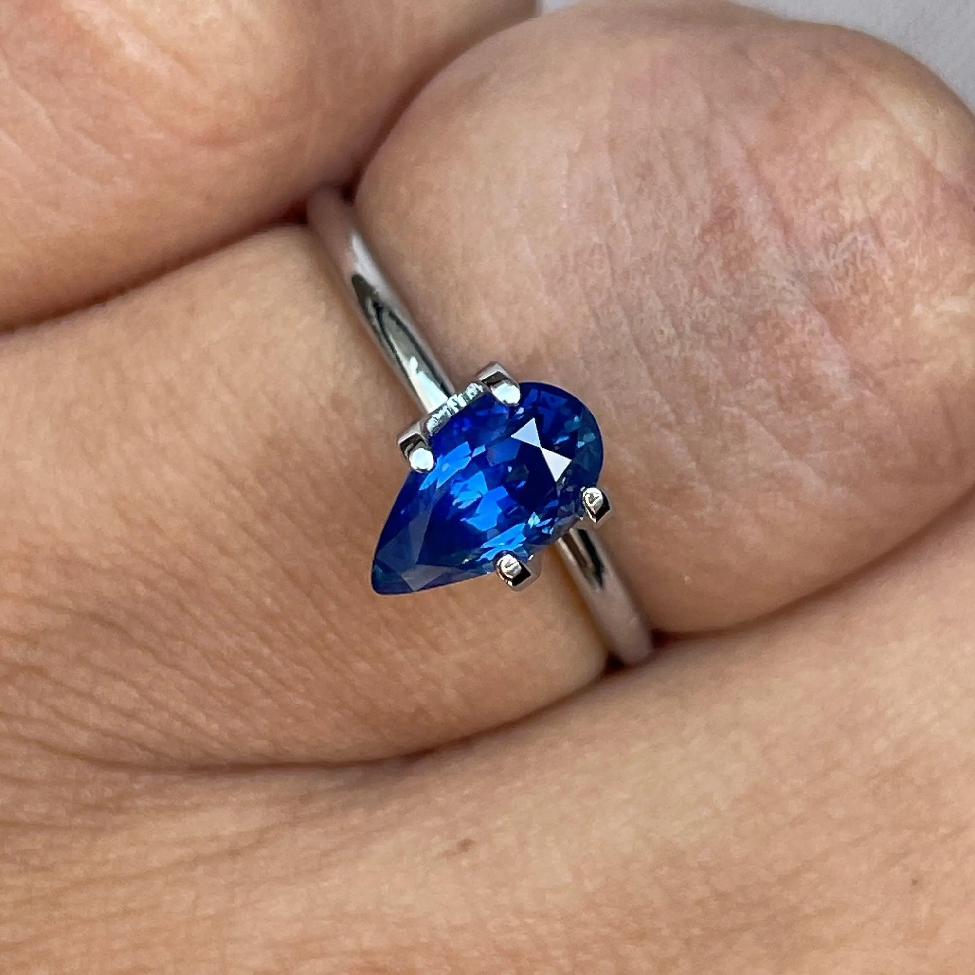 This is a natural royal blue sapphire with a very rare colour and fine clarity. 1.58 crt
