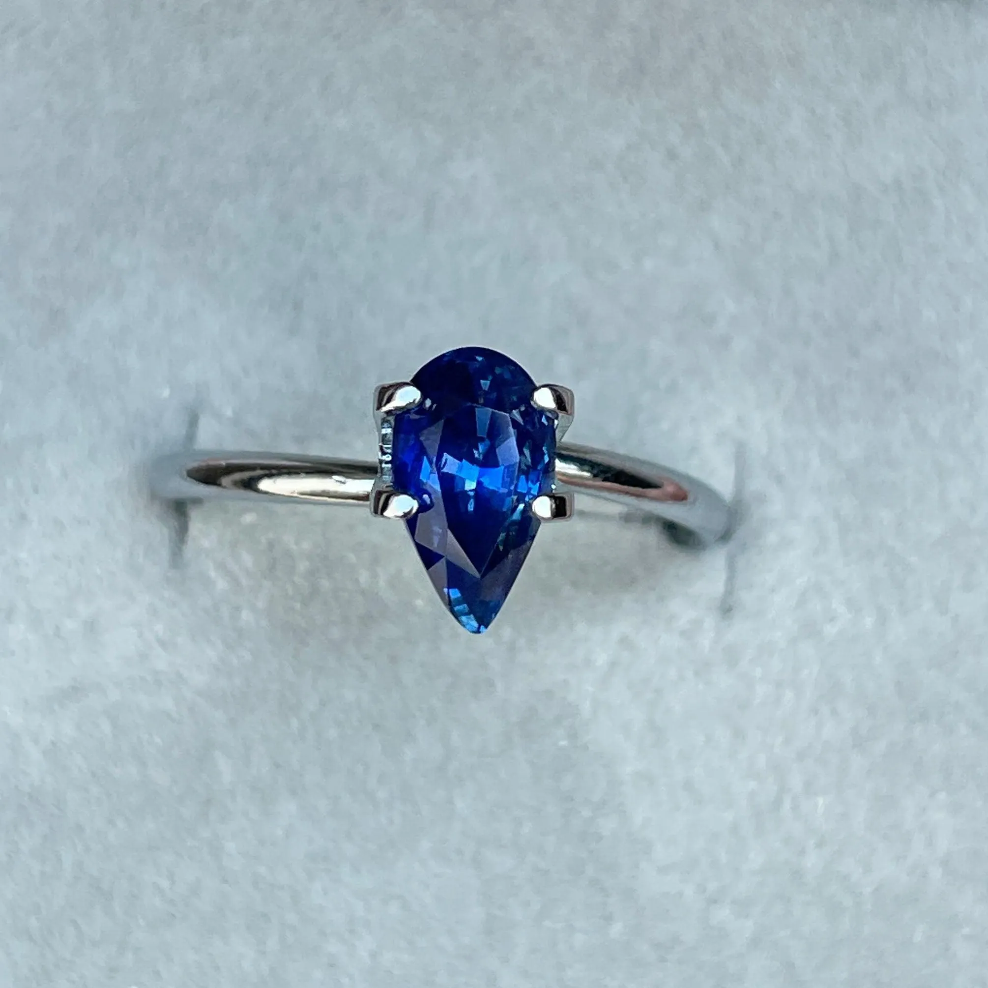 This is a natural royal blue sapphire with a very rare colour and fine clarity. 1.58 crt