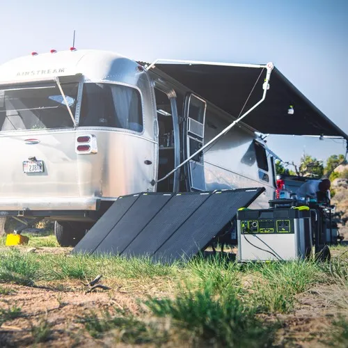 Yeti 3000X   Ranger 300 BC Solar Generator